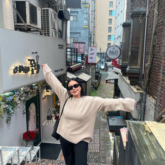 Reformation 100%wool Sweater - Picture 6 of 7